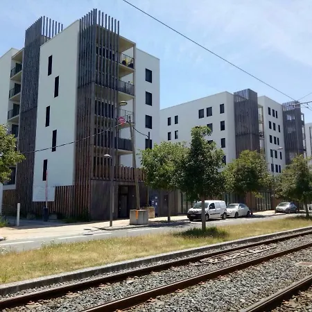 Bel T2 Pres Du Avc Un Parking Prive Lägenhet